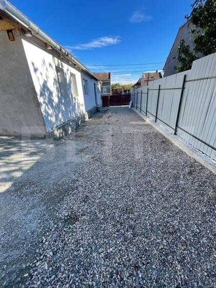 Casă individuală cu 3 camere cu Teren 275 Mp în Central