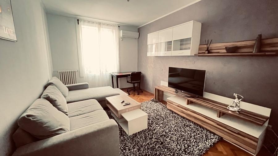 Apartament cu 2 camere decomandat în Dorobanți