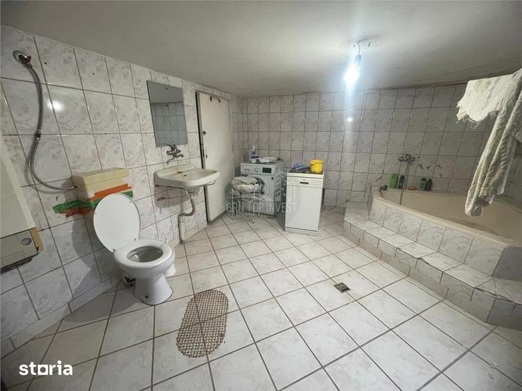 Casă cu 6 camere cu Teren 1413 Mp în Central