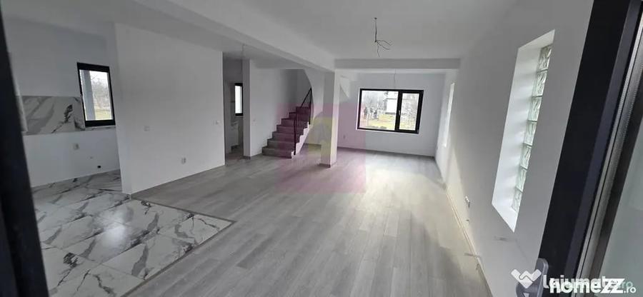 Casă cu 4 camere cu Teren 450 Mp în Brebu