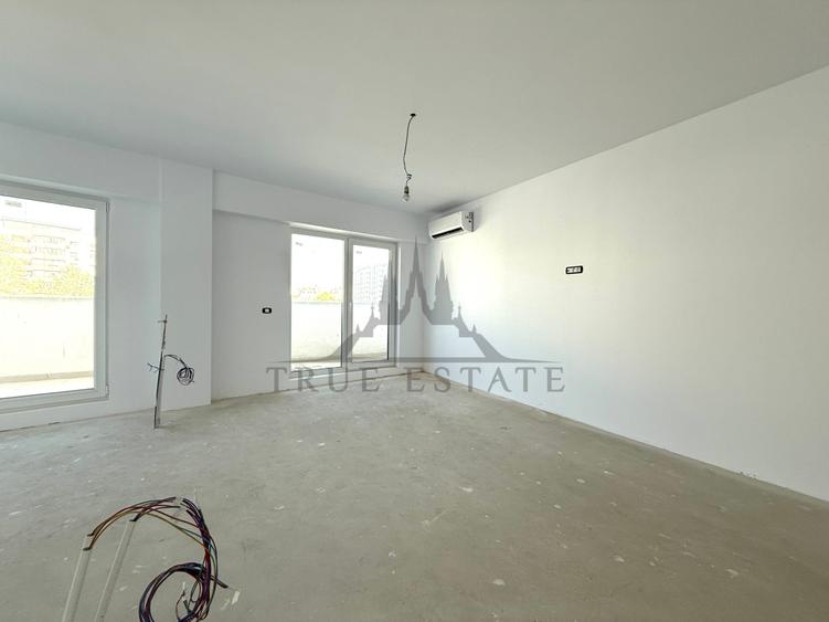 Penthouse cu 5 camere decomandat, mobilat în Timpuri Noi