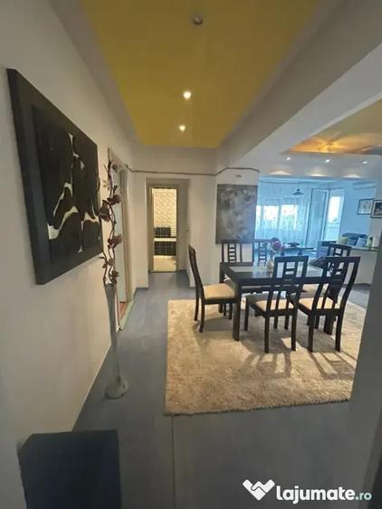 Apartament cu 5 camere decomandat în Ultracentral