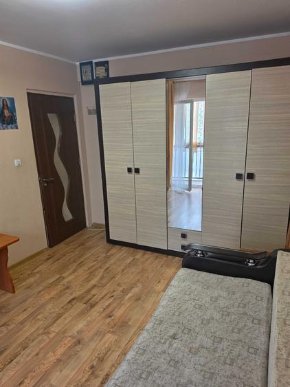 Garsonieră decomandată în Ipotești