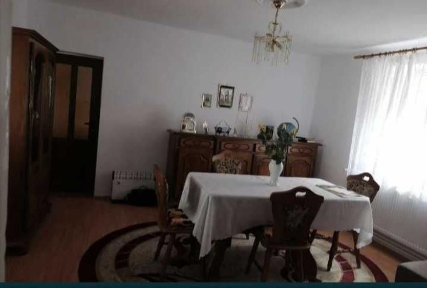 Casă cu 3 camere în Central