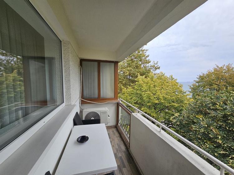 Apartament cu 3 camere decomandat, mobilat în Cazino
