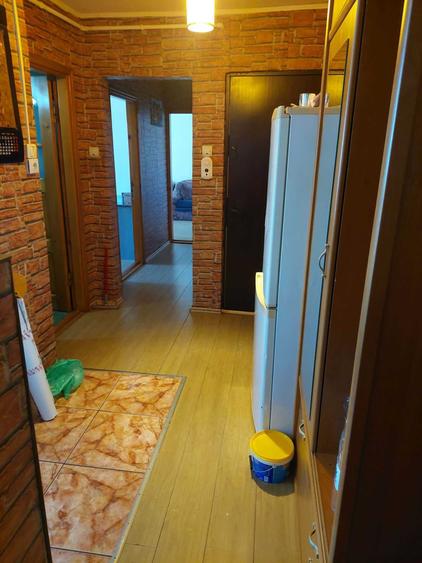 inchiriez apartament cu 3 camere - 2