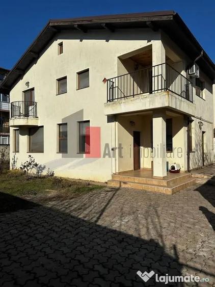 Casă cu 5 camere cu Teren 476 Mp în Dudu