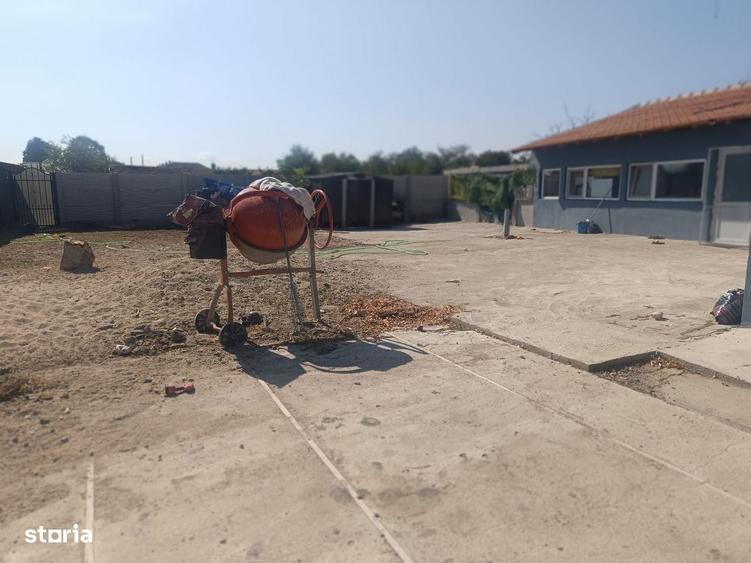 Casă cu 3 camere în Curmătura