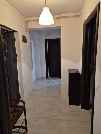 Apartament cu 2 camere decomandat în Apărătorii Patriei