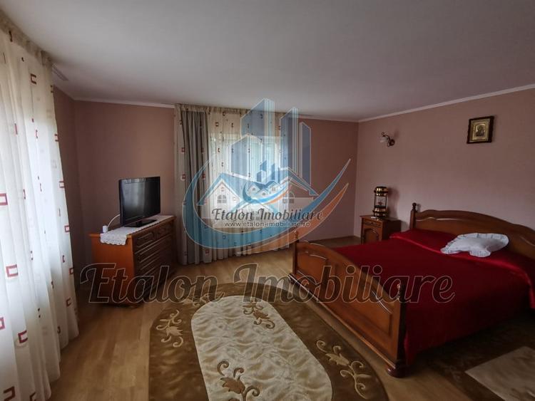 Casă individuală cu 5 camere cu Teren 660 Mp în Periferie