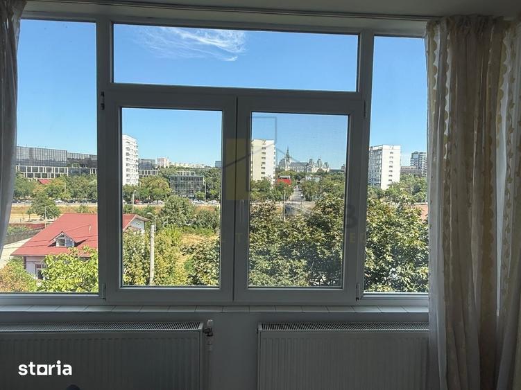 Apartament cu 3 camere în Podu Roș