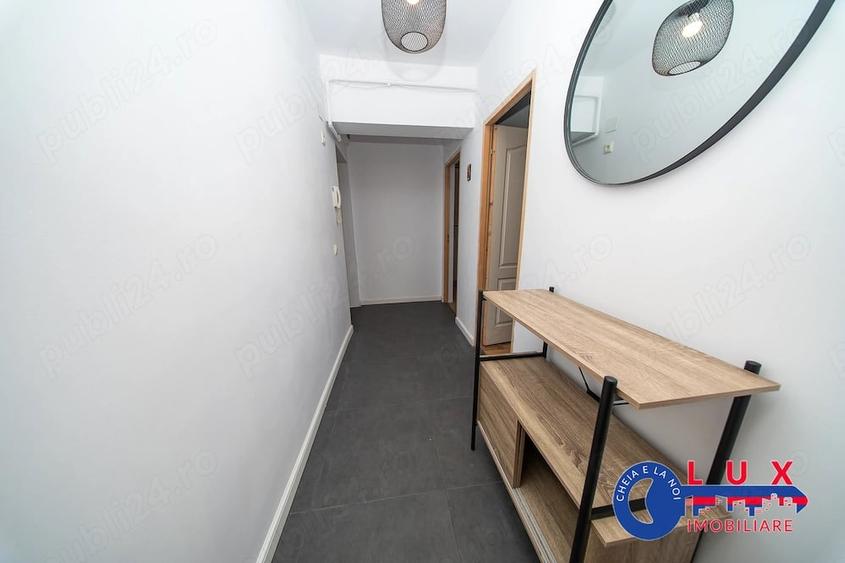 Apartament cu 3 camere semidecomandat în Faleză