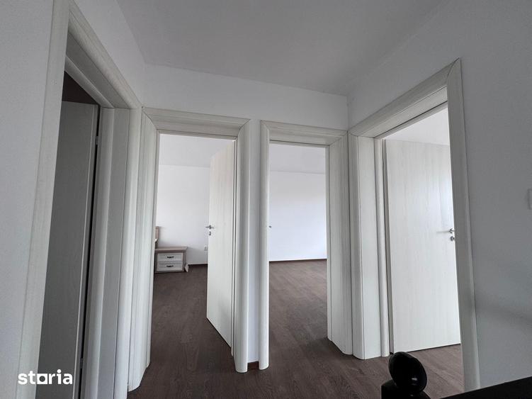 Casă cu 5 camere cu Teren 369 Mp în Soarelui