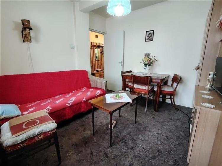 Apartament cu 4 camere decomandat, mobilat în Vest