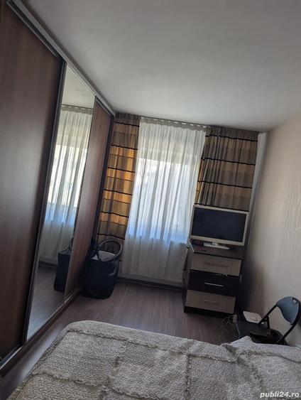 Apartament cu 3 camere semidecomandat în Central