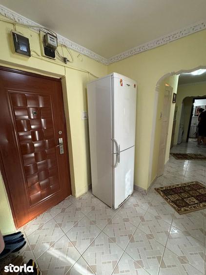 Apartament cu 3 camere decomandat în Sat Vacanță
