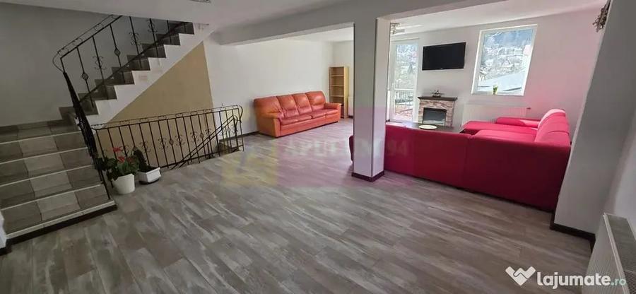 Casă cu 8 camere cu Teren 400 Mp în Zamora