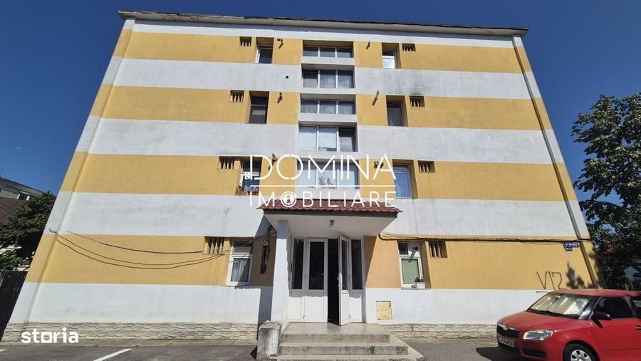 Apartament cu 3 camere semidecomandat în Central