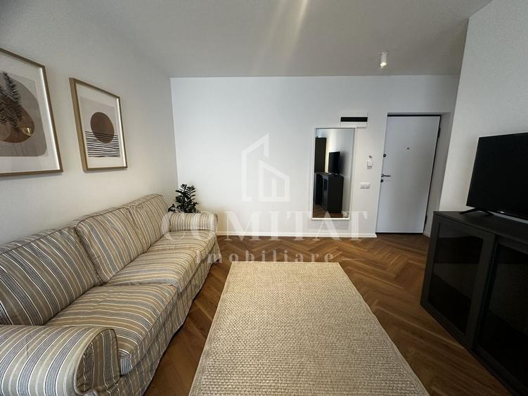 Apartament cu 2 camere semidecomandat, mobilat în Mărăști