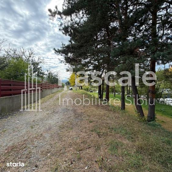 Spațiu comercial, de 3,660 mp, în Central