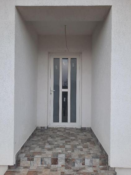 Casă individuală cu 4 camere cu Teren 490 Mp în Săbăreni