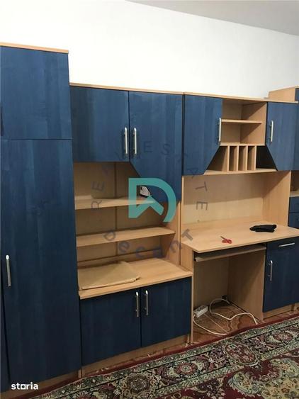 Casă cu 5 camere cu Teren 500 Mp în Stupini