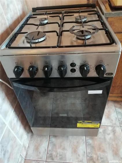 Apartament cu 2 camere nedecomandat în Cetate