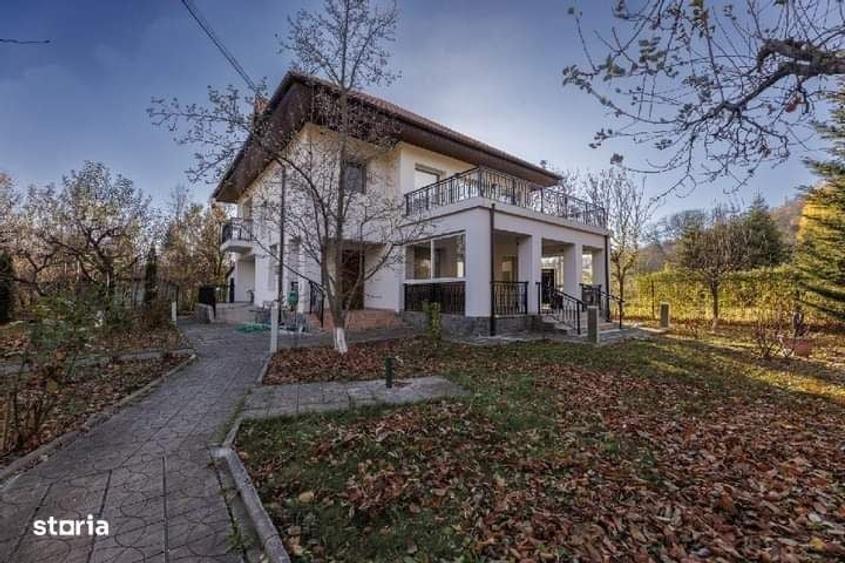 Casă cu 4 camere în Central