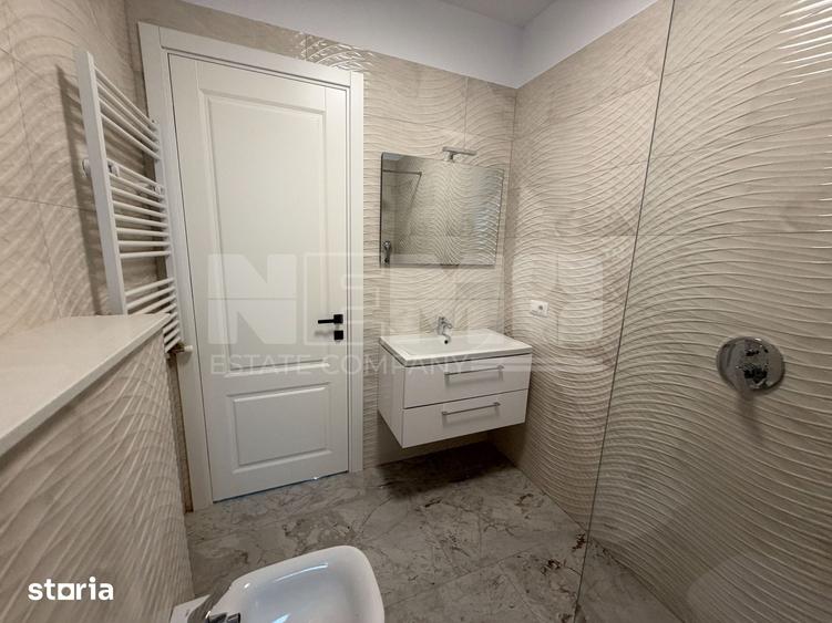 Apartament cu 3 camere semidecomandat în Central