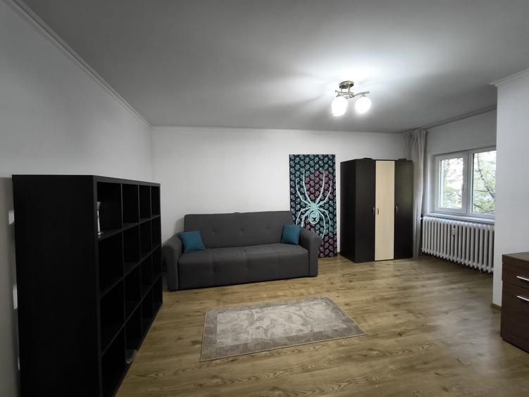 Apartament cu 3 camere decomandat în Militari