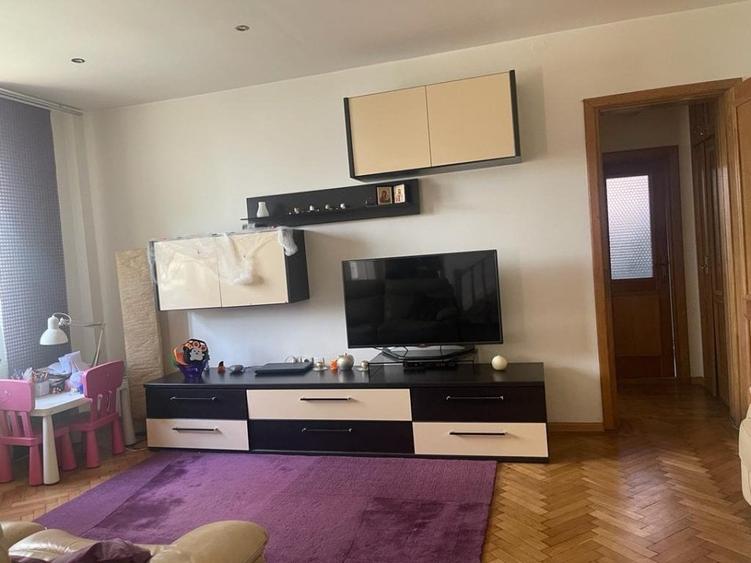 Casă individuală cu 5 camere cu Teren 165 Mp în Vatra Luminoasă