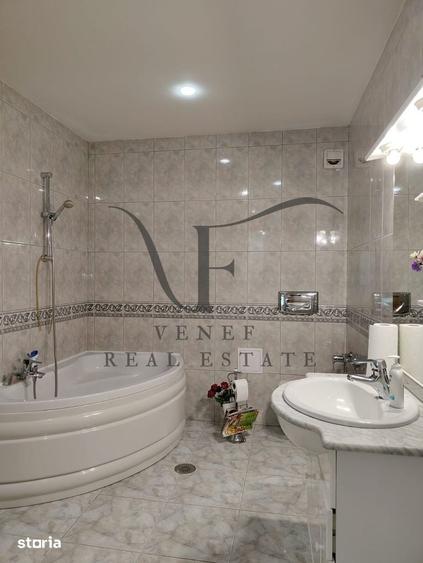 Casă cu 8 camere cu Teren 445 Mp în Herăstrău