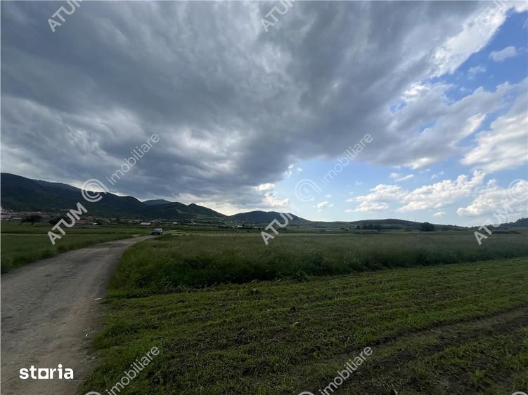 Teren de 3477 mp, în Boița
