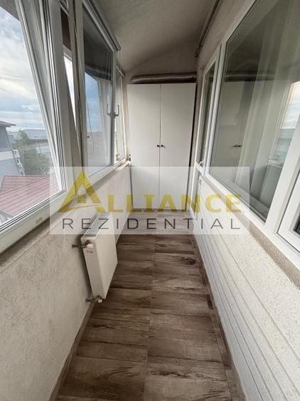 Apartament cu 3 camere semidecomandat, mobilat în Central