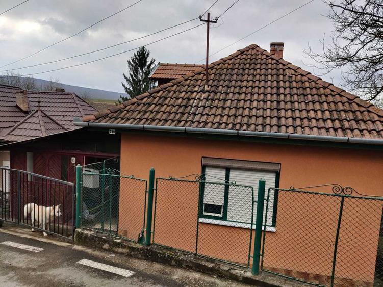 Casă cu 2 camere în Sângeorgiu de Mureș
