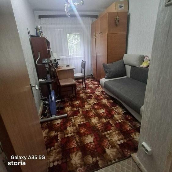 Apartament cu 4 camere decomandat în Central