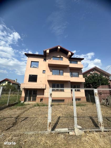 Casă cu Teren 462 Mp în Central