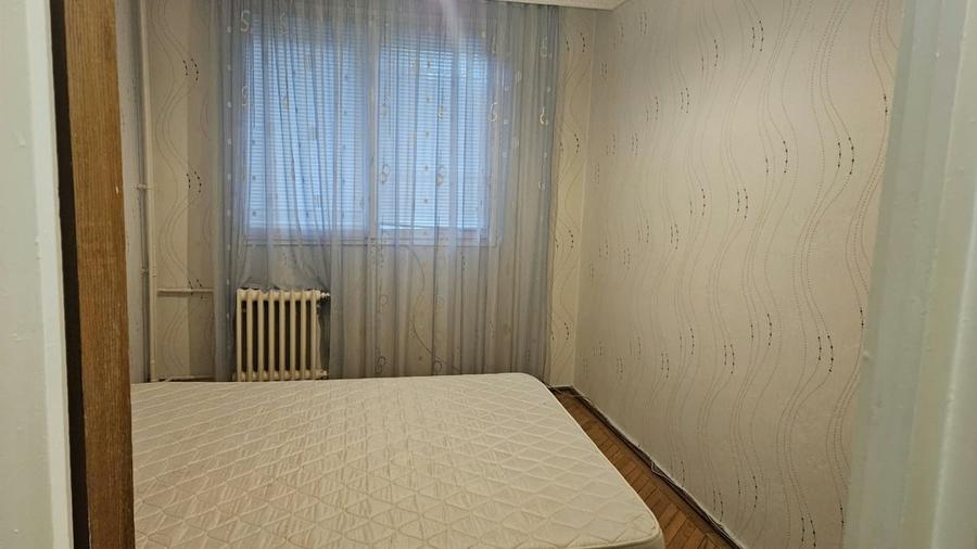 Apartament cu 3 camere decomandat în Titan