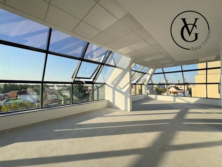 Birou, de 215.49000549316 mp, în Primăverii