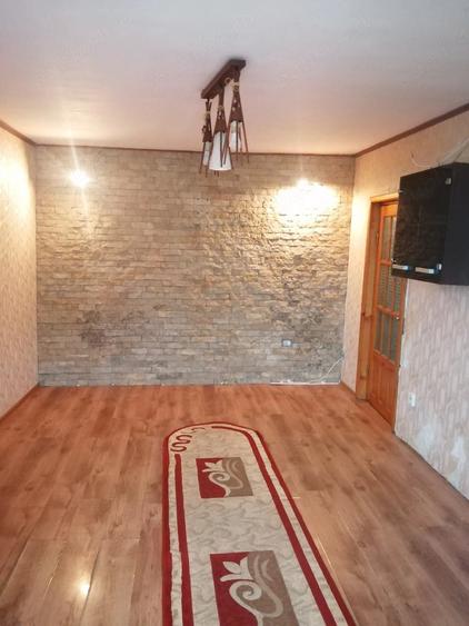Apartament cu 4 camere decomandat în Viziru 3