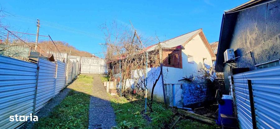 Casă cu 2 camere cu Teren 180 Mp în Păușești