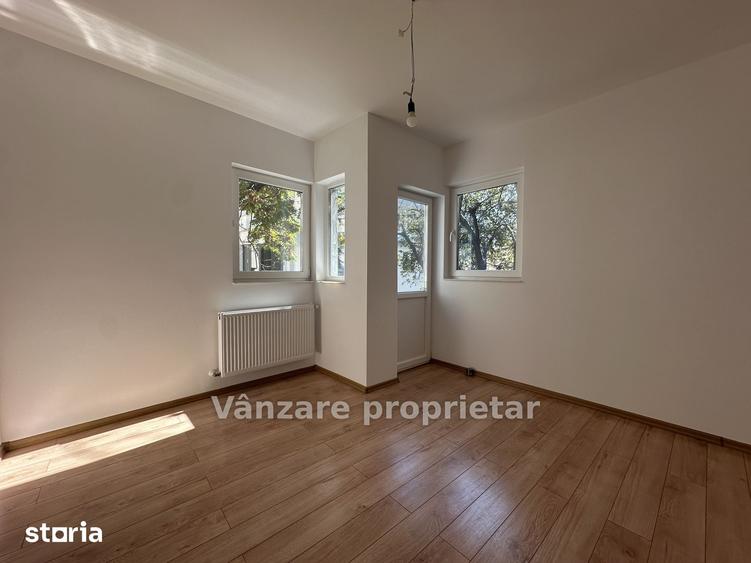 Apartament cu 3 camere semidecomandat în Centrul Civic
