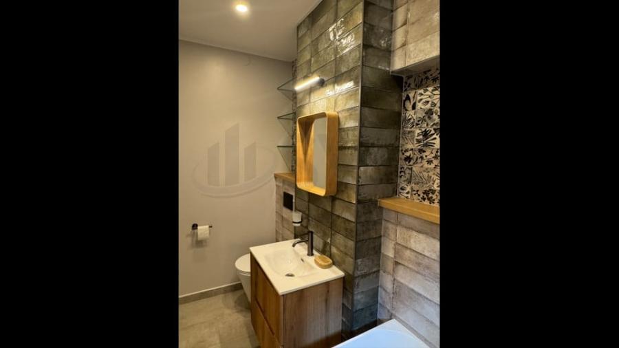 Apartament cu 3 camere decomandat în Victoriei