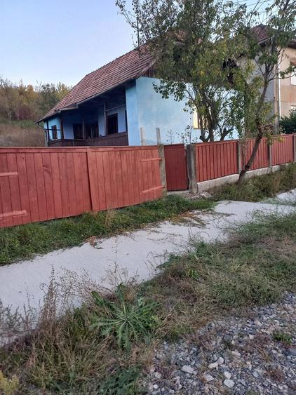 Casă cu 2 camere cu Teren 1202 Mp în Sic
