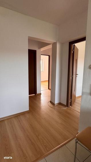 Apartament cu 3 camere, mobilat în Central