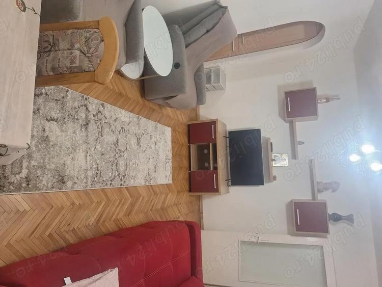 Apartament cu 3 camere semidecomandat în Central