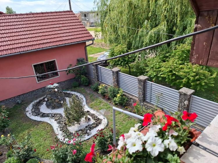 Casă individuală cu 6 camere cu Teren 414 Mp în Nădlac