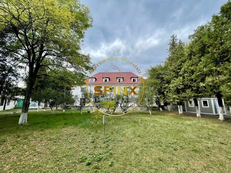 Casă individuală cu 50 camere cu Canalizare în Breaza
