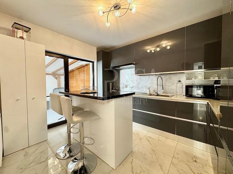 Duplex cu 4 camere cu Canalizare în Florești