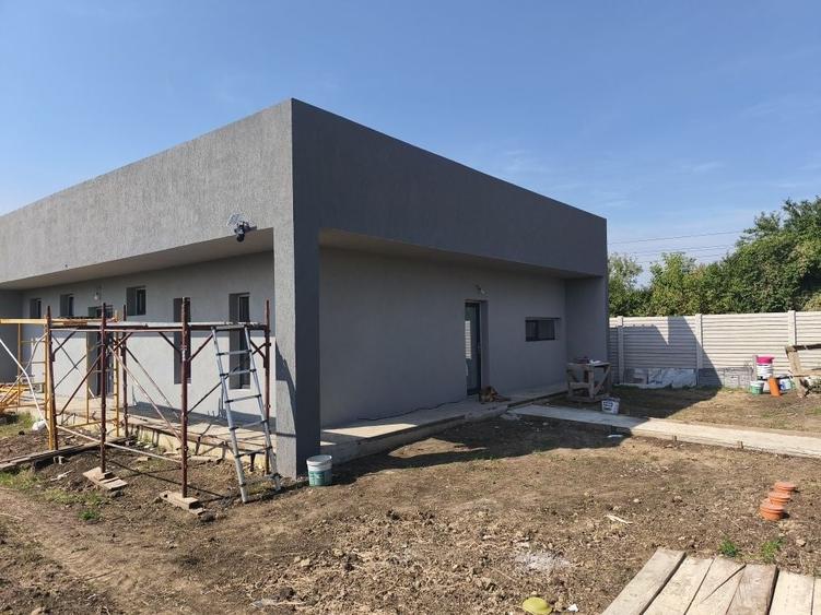 Casă cu 3 camere în Exterior Vest